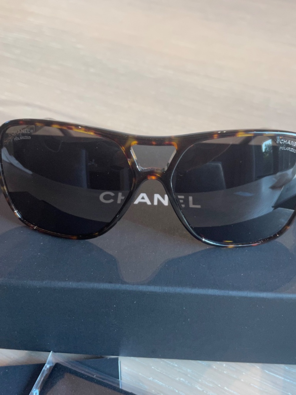 Chanel sunglasses - Picture 2 of 6